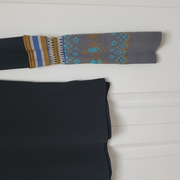 Free People We The Free Mikah Notch Neck Top/Black Combo - Picture 8 of 16